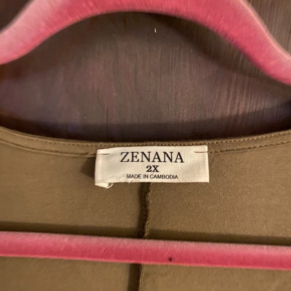 NWOT Womens Tank - Picture 3 of 3